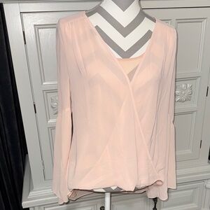 Elegant Pale Pink Sheer Women's Blouse from Laundry by Shelli Segal Size 6